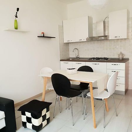Red Ginger Apartment Ористано Екстериор снимка