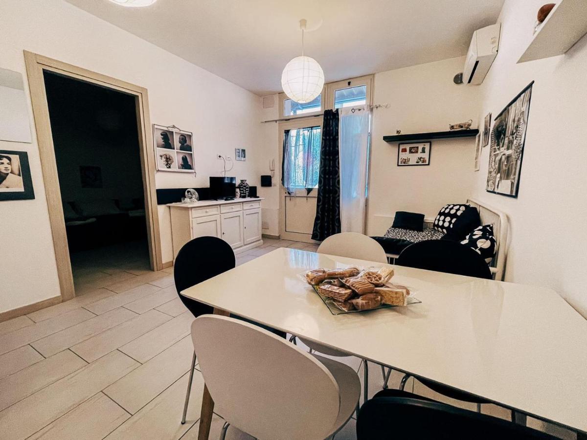 Red Ginger Apartment Ористано Екстериор снимка