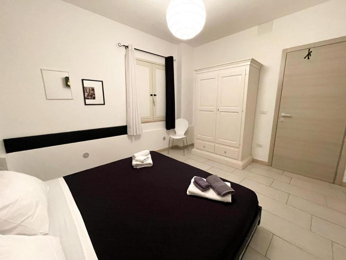 Red Ginger Apartment Ористано Екстериор снимка