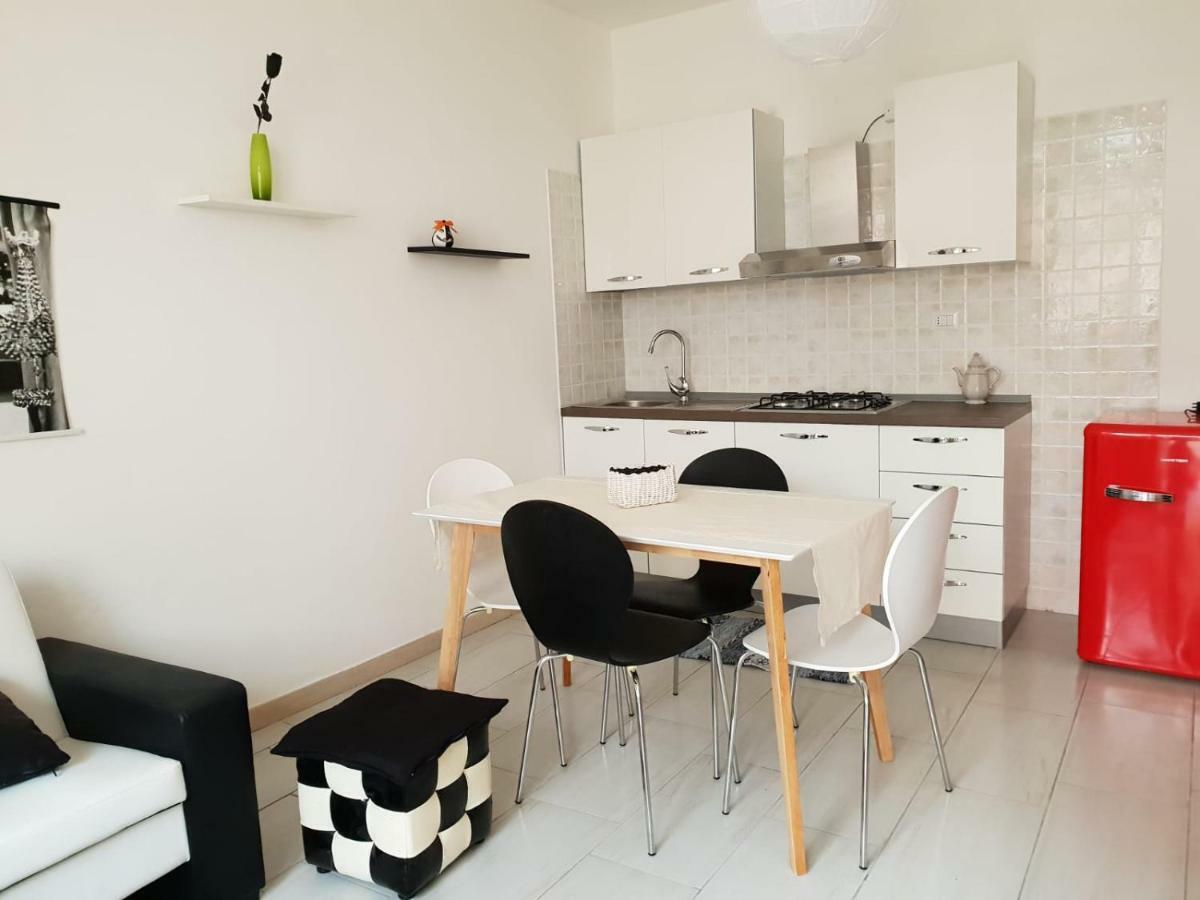 Red Ginger Apartment Ористано Екстериор снимка