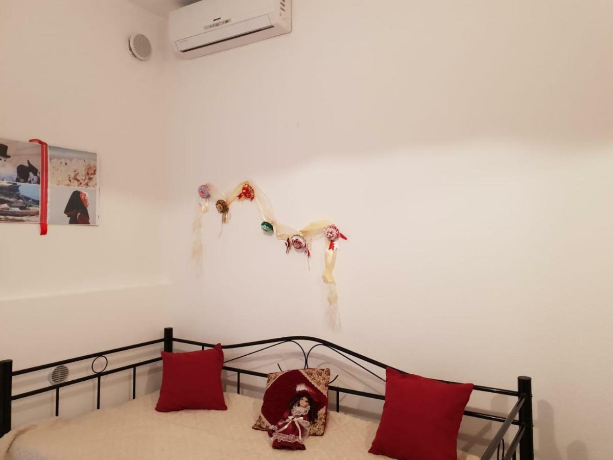 Red Ginger Apartment Ористано Екстериор снимка